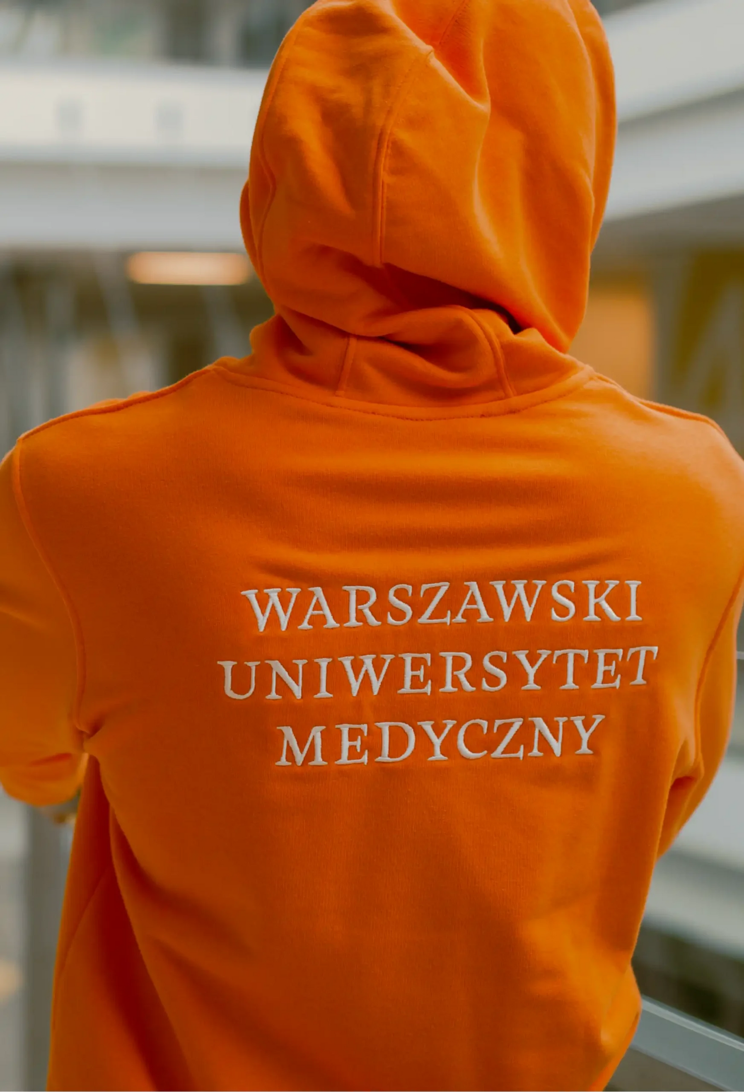 Męskie Hoodie WUM w kolorze pomarańczowym z napisem 